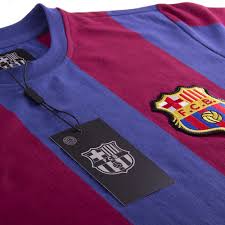 Fc barcelona, oder die blaugrana wie sie auch genannt werden, zählt ohne zweifel zu den größten vereinen der welt. Fc Barcelona 1973 74 Retro Fussball Trikot Online Kaufen Copa