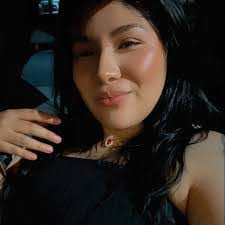 Angela Puente's Instagram, Twitter & Facebook