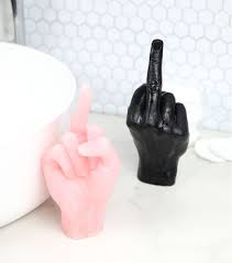 Il fait un doigt d'honneur en doublant et va se faire rattraper par lui quand il te fait un doigt d'honneur tu le vois de loin. Savon Doigt D Honneur Rose