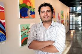 Tom veiga é o autor da série waves, artes com inspiração nas ondas do mar. The Colorful Waves Of Tom Veiga