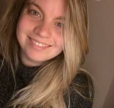 Sarah Zachary's Instagram, Twitter & Facebook