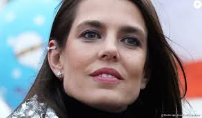 Charlotte Casiraghi et la mort tragique de son père : l'accident horrible  qui a fait de Caroline de Monaco une jeune veuve