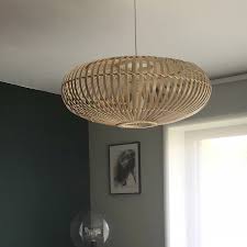 Accessoire indispensable des suspensions e 27, ce kit de fixation vous permet de raccorder élégamment à votre plafond jusqu'à 14 suspensions ! Suspension Nature Bambou Naturel Lussiol Manille 1 Lumiere S D 60 Cm
