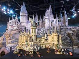 Find photos of harry potter castle. Lego Harry Potter Hogwarts Castle Cast Your Eye On The Magical Photos Cnet