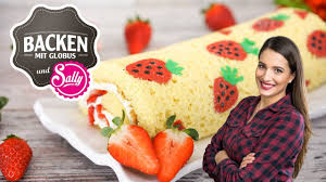 Biskuit Sahnerolle Mit Erdbeeren Backen Mit Globus Sallys Welt 28 Youtube Sallys Roll Cake Easy Cake