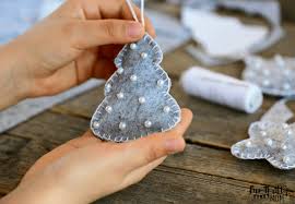 Personalize them for yourself or for your family/friends. Diy Easy Felt Christmas Ornaments Fun Thrifty Mom
