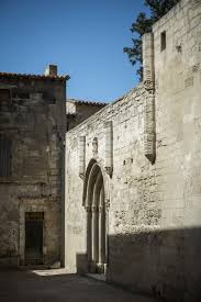 Historical Building In Arles In 2020 Ancient Cities Arles Historic Buildings