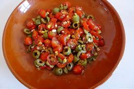 Tomaten Olivensalat Fur Bruschetta Ji W800 Salat Einfache Gerichte Tomaten