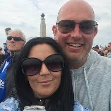 Leanne Pitt's Instagram, Twitter & Facebook