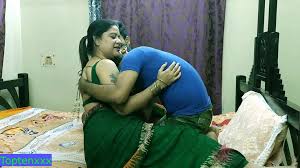 Ateşli Hintli Teyze İki Üvey Kardeşiyle Beraber Oluyor Porno 7DAK farkıyla  izle