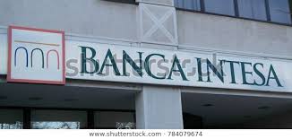 Zrenjanin Serbia December 27th 2017 Branch Of Banca Intesa An Italian Bank Formed In 1998 From The Merger Of Cass En 2020 Serbia Peninsula De Los Balcanes Fotos
