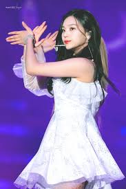 Gfriend (koreanisch 여자친구) war eine südkoreanische girlgroup, die 2015 von source music gegründet wurde. Gfriend Umji 181225 Sbs Gayo Daejun 2018 Kpop Girl Groups Korean Girl Groups Girl