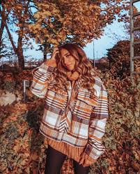 Wie Du Einfach Und Schnell Locken Machst Ohne Das Du Ein Glatteisen Oder Lockenstab Benutzt Unser Ti Locken Machen Schnelle Locken Locken Uber Nacht