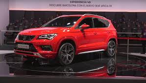 The new seat ateca 2020 brings a design evolution to the compact suv thanks to its more emotional exterior design language and its updated interior. Seat Ateca Fr Shown In Barcelona Looks Cool In Red Autoevolution