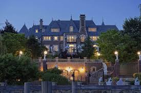 How does the narrator describe gatsby? The Great Gatsby S House In The 2013 Movie See The Estate That Inspired It