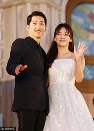 It looks like you may be having problems playing this video. Protagonists Of Megahit Drama Descendants Of The Sun To Marry In October 1 Chinadaily Com Cn
