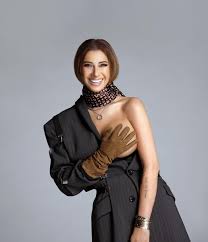 Anamaria prodan was born on the 17th of december, 1972. Ce Avere Are Anamaria Prodan Pot SÄƒ TrÄƒiesc 20 De VieÈ›i CaÈ›i Bani Are Sexy Impresara Antena 1