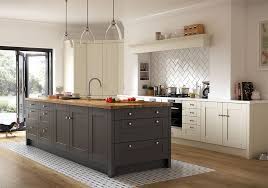 Nov 12, 2020 · the kitchen is the heart of every home, where families cook, entertain, and relax. Ten Tips For Creating An Open Plan Kitchen Diner Property Price Advice