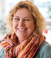 Let us Talk of Many Things; of Books and Queens and Pirates, of Mystery and  Kings...: The Sunday Break ...with Anna Belfrage