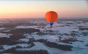 16' x 16' house started from the private airfield near los angeles and hovering in the air about an hour, reaching a height of 10,000 feet. Tech Company Tele2 Created An Actual Flying House Just Like The Movie Up