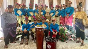 Sempena musim majlis perkahwinan yang memang menjadi kelaziman pada setiap kali cuti sekolah, jadi untuk perkongsian kali ini, saya nak berbicara tentang tips kurangkan bajet majlis perkahwinan. Jawi Undangan Kompang Pasir Ris By Kompang Jawi Singapura
