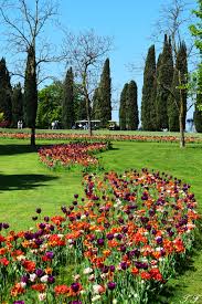 Blumenpark Sigurta Italien Immer Ein Besuch Wert Ein Toller Blick Ins Tal Und Wunderschone Blumen Und Parkanlage Italien Urlaub Italien Reisen Urlaub