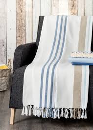 Shoppez Le Plaid Douillet Qu Il Vous Faut Pour Votre Canape Maison Du Monde Deco Maison Du Monde Mobilier De Salon