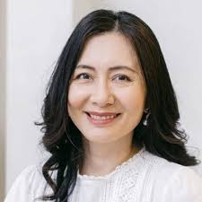 Rochelle Tan's Instagram, Twitter & Facebook