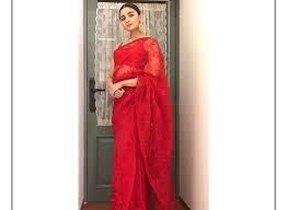 Alia Bhatt Dazzles In A Red Sabyasachi Saree Bollywood Celebs Latest News Fashion News India Tv This stunning alia bhatt saree is perfect for weddings. alia bhatt dazzles in a red sabyasachi
