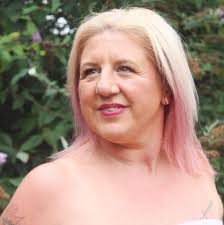 Happy thankful Thursday gang! I'm grateful for the love in my life and the  love I pour into ME. I'm grateful for a new day. Each morning im also  grateful for my