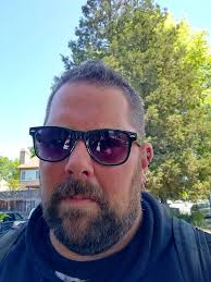 Good commander for EDH deck? Mono color or not?