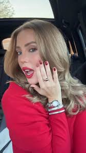 These @dashingdiva_usa Glaze Gel Nail Strips live in my bag now!! So easy  you can do them anywhere for flawless nails always with no mess! They have  tons of fun options available at ...