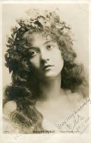 30 Beautiful Portraits of Maude Fealy From the Early 1900s