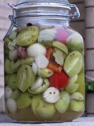 Garden Cleanup Spicy Pickled Green Tomatoes The Slow Cook Pickled Green Tomatoes Homemade Pickles Pickling Recipes