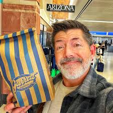 A top notch rehearsal dinner for the lovely Anna Feiler and her fiancé  Jake, thrown by the incredible Julie Feiler... 🎶with a little help from  her friends 🎶 #friends #weddings #rehearsaldinner #beautifullandscape #