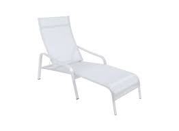 Find the perfect patio furniture & backyard decor at hayneedle, where you can buy online while you explore our room designs and curated looks for tips, ideas & inspiration to help you along the way. 10 Easy Pieces Modern White Outdoor Chaise Lounges Gardenista