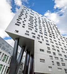 En réalité, le krav maga et la self défense sont des principes généraux. Tour Skylight La Defense Les Constructions Modernes