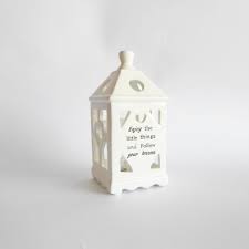 Cosa sono le bomboniere matrimonio? Bomboniera Matrimonio Lanterna Casetta Ceramica Con Led Giallo Art 01016 Formoso Bomboniere