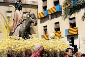 La semana mayor tiene inicio con el domingo de ramos y la bendición de las palmas, de acuerdo con el relato evangélico del ingreso de jesucristo a jerusalén y el entusiasmo que generó su presencia en la ciudad santa. Procesion Del Domingo De Ramos 28 03 2021 Fiestas In Elche Elx Spain Info Em Portugues Brasileiro