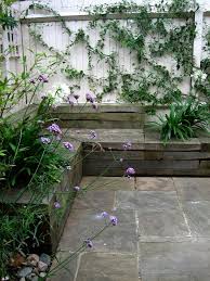 10 Garden Ideas To Steal From London Gardenista Courtyard Gardens Design Garden Seating Area Small Courtyard Gardens