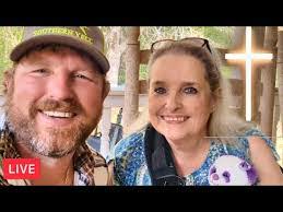 Deanna Hodges's Instagram, Twitter & Facebook