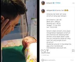 Sebelum belajar adab menyambut kelahiran bayi, suami perlu belajar adab ketika isteri mengandung. 5 Hari Sapri Meninggal Istri Melahirkan Anak Laki Laki Matamata Com