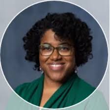 Deena Morris's Instagram, Twitter & Facebook