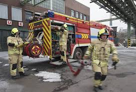 Sämtliche bewohner des hauses wurden durch die feuerwehr evakuiert und kurzfristig in einem nahegelegenen pflegedienstbüro untergebracht. Leverkusen Bild Neue Feuerwehr Uniformen