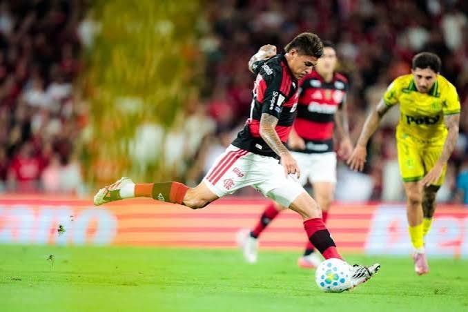 Flamengo vence Mirassol e encosta na lideran&ccedil;a do Brasileir&atilde;o