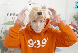 Nct 127 debuted on july 7th, 2016 under sm entertainment with an ep nct#127. Nct Taeyong Fashion Style On Twitter Taeyong S Cute Hat Here Https T Co Sq0zrqwxza