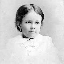 Laura Chauvin's Instagram, Twitter & Facebook