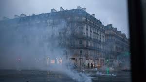 Cette page de site à pour vocation de relayer toutes vidéos, illustrations, photos et articles en. Gilets Jaunes Acte Iv De La Mobilisation Le Fil De La Journee