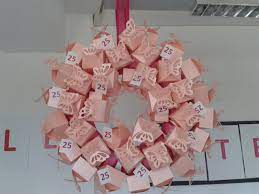 Die karte ist auf der rückseite zu beschriften und wird mit kuvert in der schutzhülle geliefert! Schachtelkranz Geburtstag Kranz Geschenke Kleine Geschenke