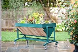 Building a raised garden bed on wheels. Gardens That Move 22 Diy Mobile Garden Ideas That Are Totally Ingenious Balcony Garden Web